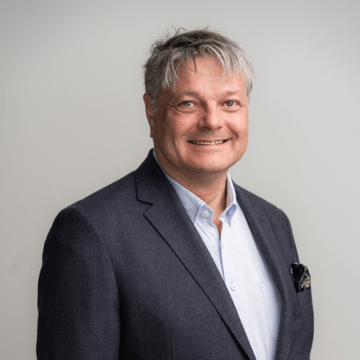 Dr. Lucas Lorenz Dr. Lucas Lorenz